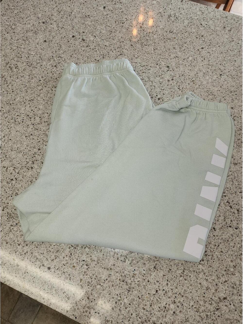 Sweatpants - Picture 2 of 9